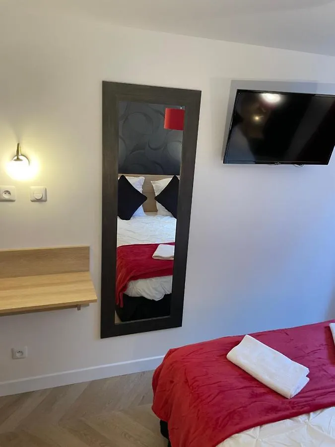 Menil Bon Temps 3* Paříž