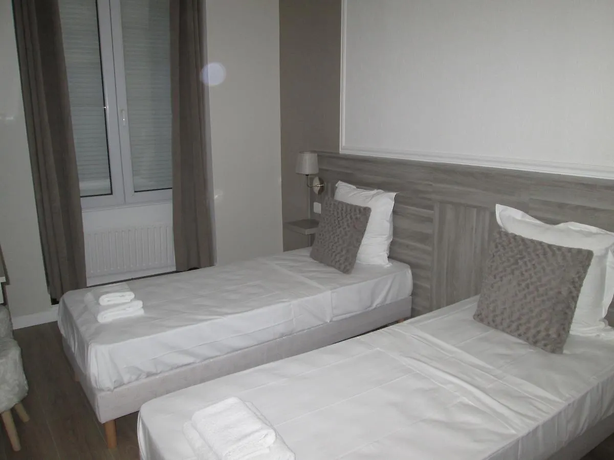 Menil Bon Temps Hotel Paris